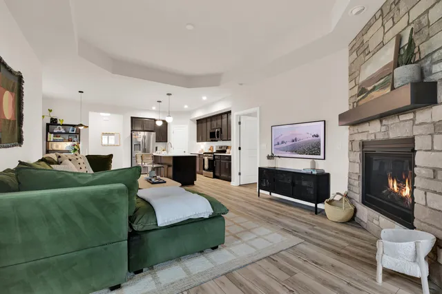 $435,000 | W204-n17637 Laurel Place, Unit 402, Jackson, WI 53037