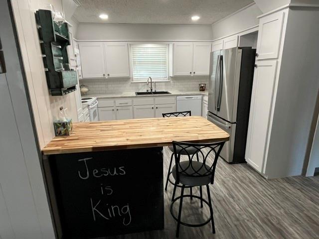 508 North Water Street Roby, TX 79543 - Photo 11 of 40 with dining bar