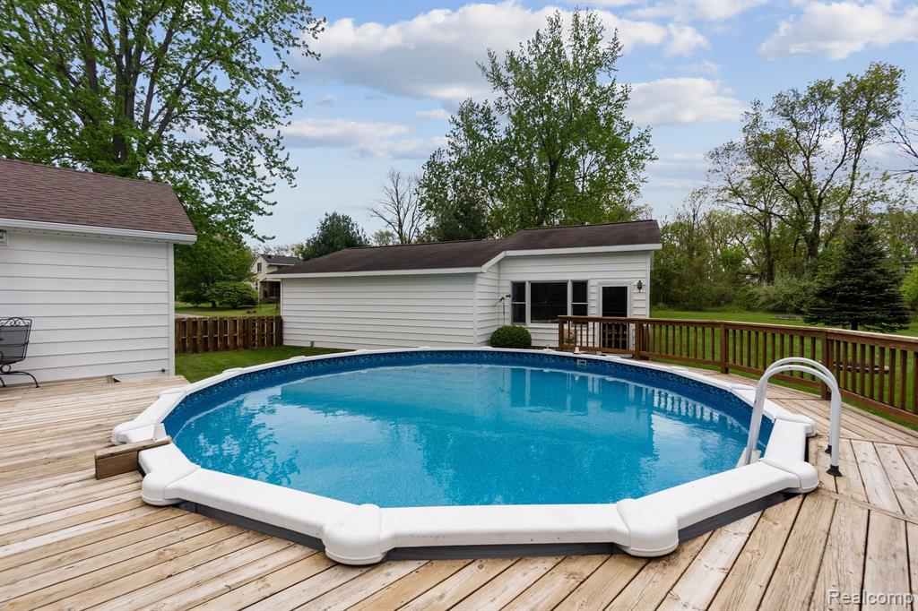 14446 North Road Fenton, MI 48430 - Photo 33 of 39