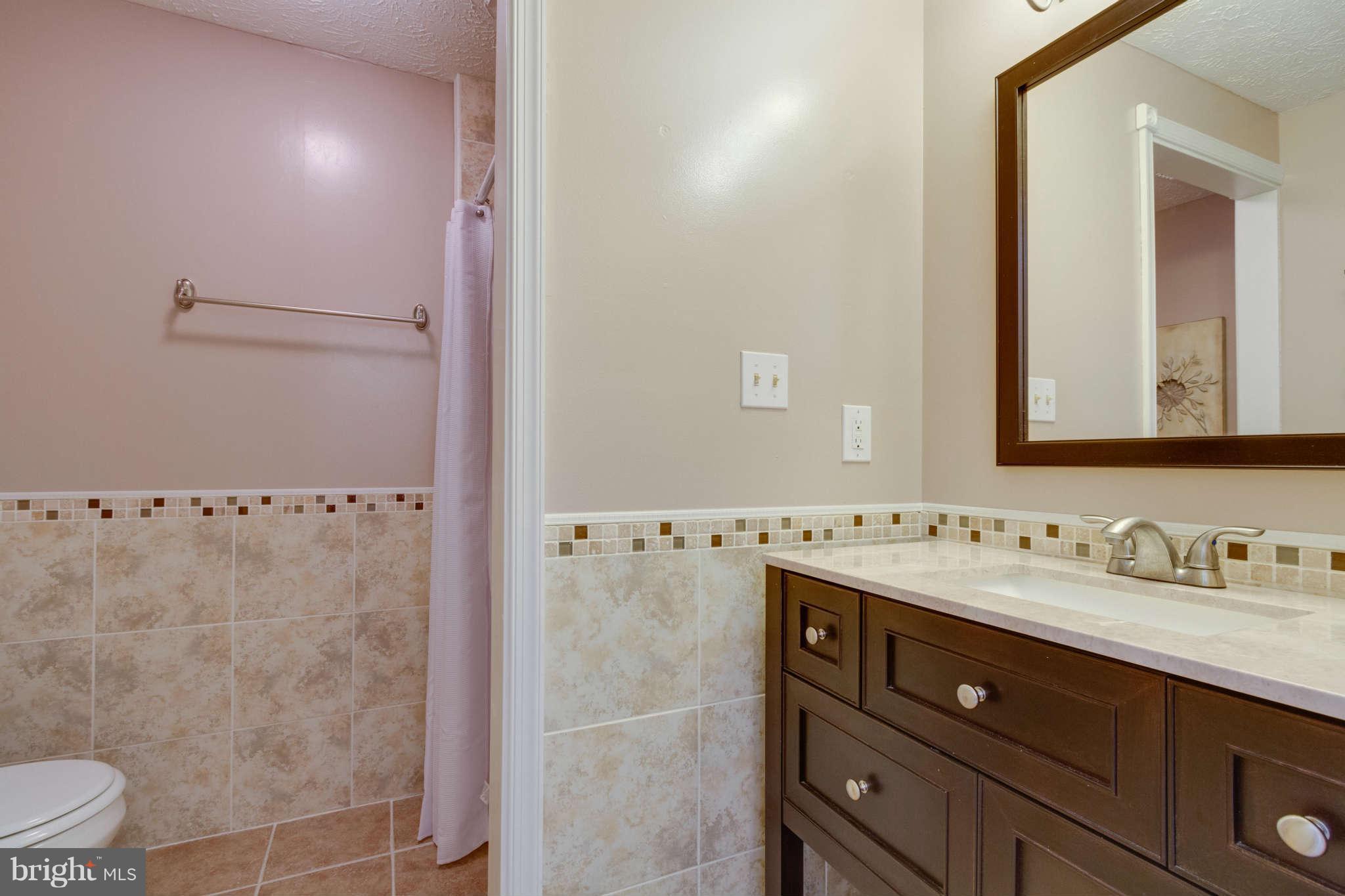 8091 Donegal Lane Springfield, VA 22153 - Photo 17 of 27 Bath (Master)