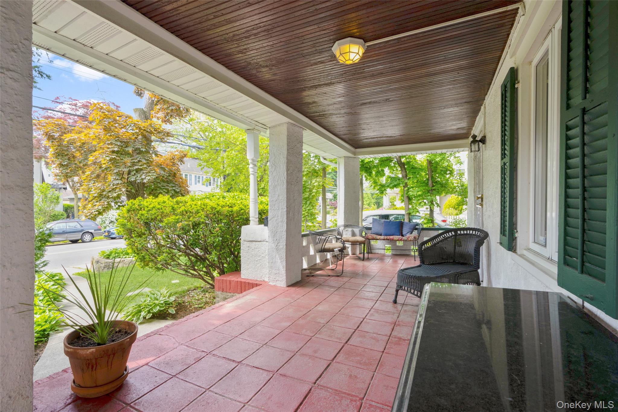 197 Coligni Avenue New Rochelle, NY 10801 - Photo 4 of 36