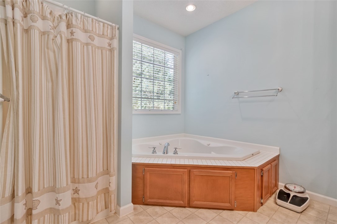 107 North Waterside Drive Seneca, SC 29672 - Photo 25 of 50