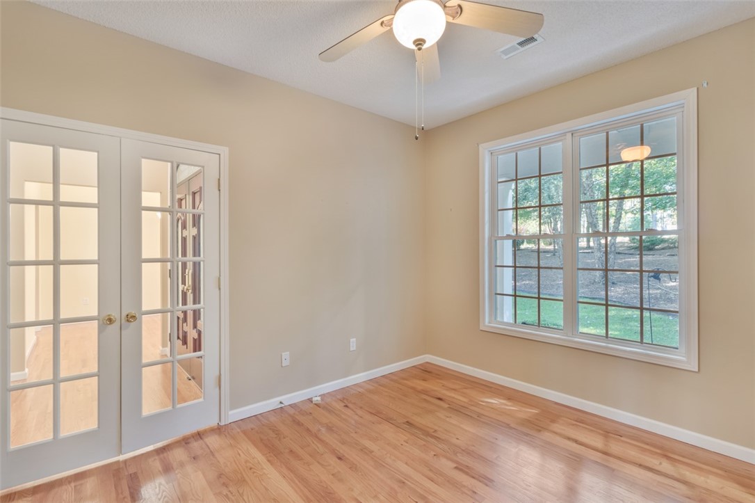 107 North Waterside Drive Seneca, SC 29672 - Photo 7 of 50