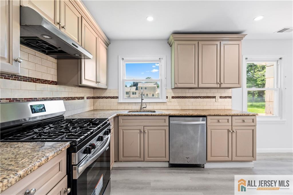 726 New Brunswick Road Somerset, NJ 08873 - Photo 6 of 27