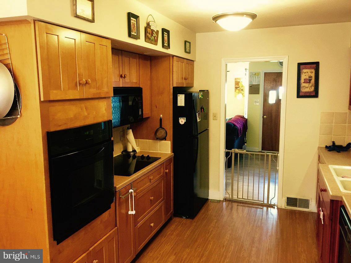 2118 Valley Road Berkeley Springs, WV 25411 - Photo 7 of 19 Kitchen