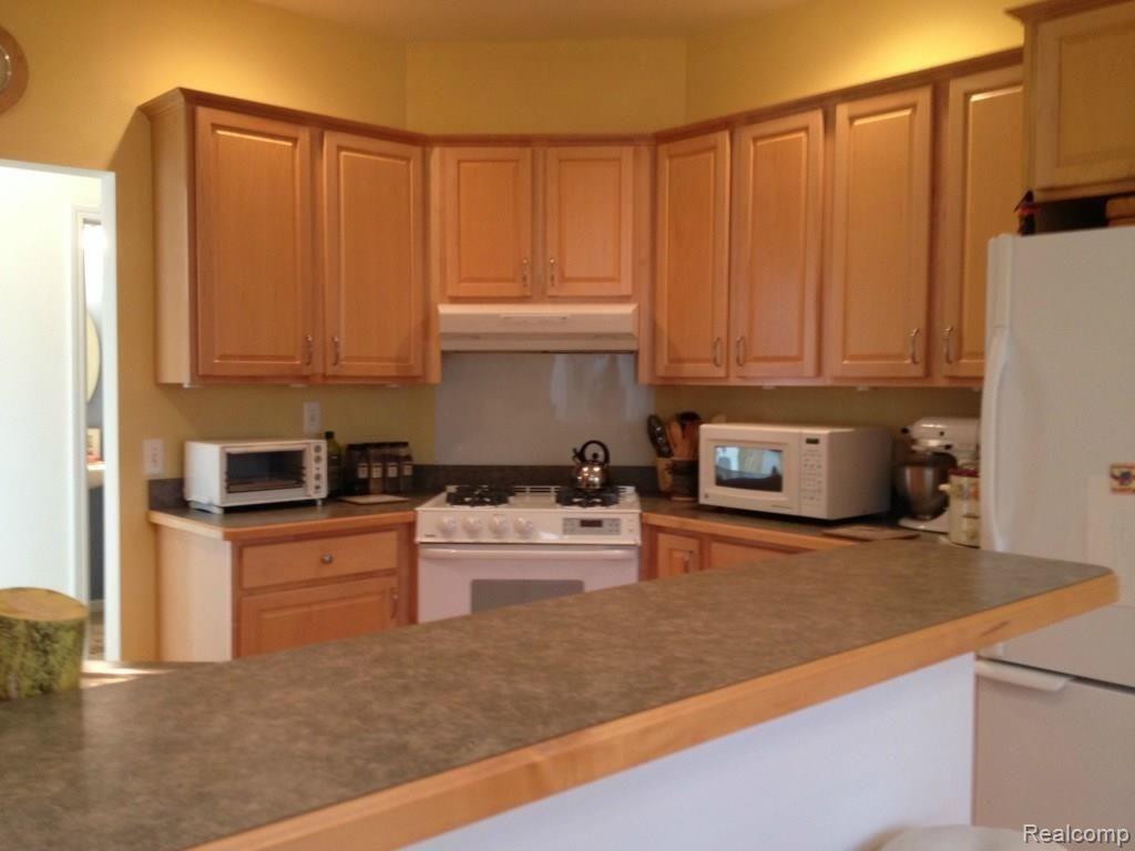 1174 Butler Boulevard Howell, MI 48843 - Photo 22 of 26 Photo Oct 28, 3 51 26 PM.jpg