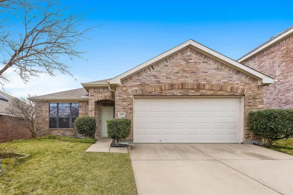 $2,100 | 10701 Vista Heights Boulevard, Fort Worth, TX 76108