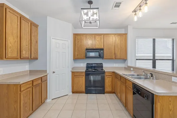 $2,100 | 10701 Vista Heights Boulevard, Fort Worth, TX 76108