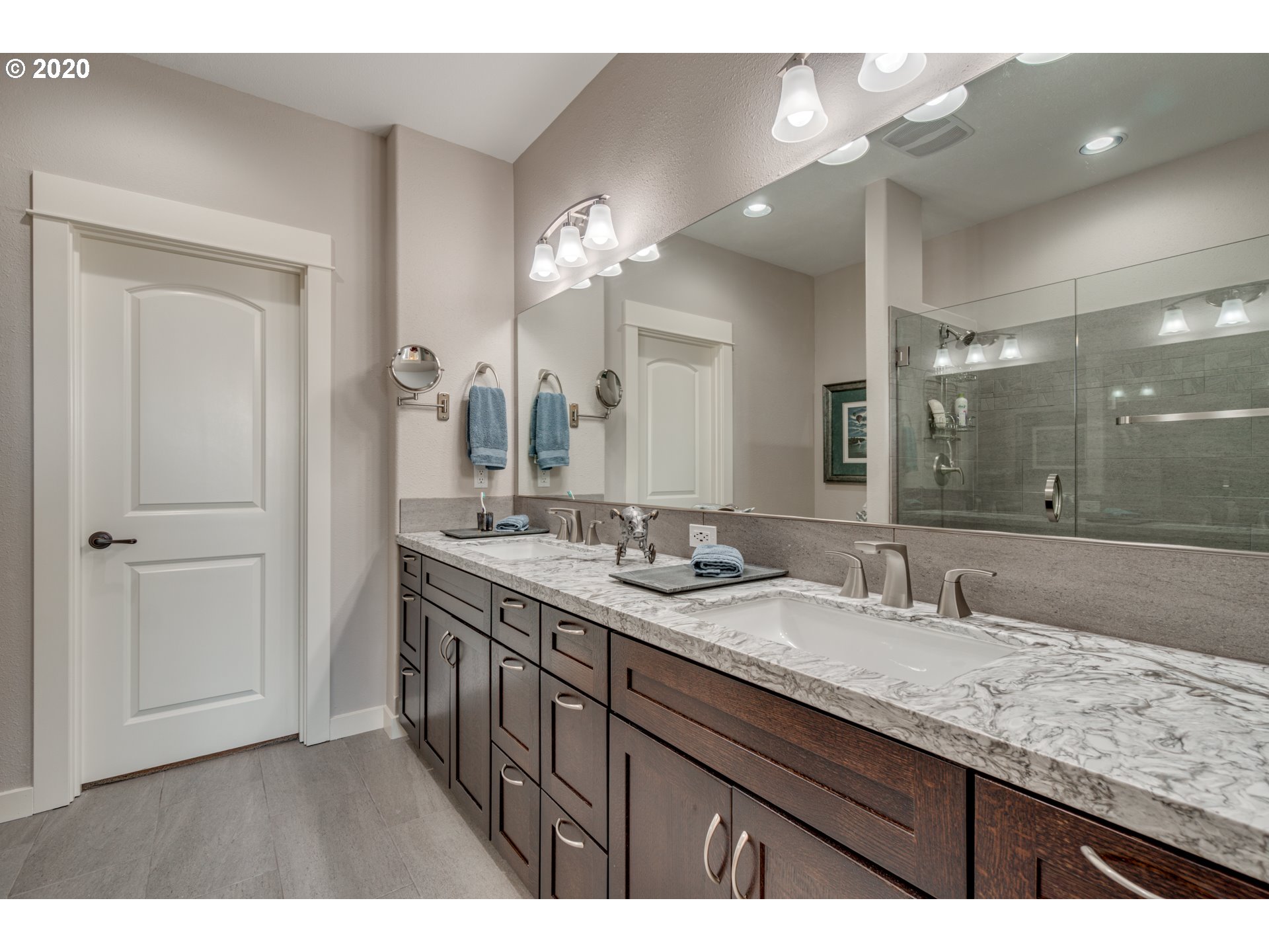 3630 Southwest Baird Street, Unit 2 Portland, OR 97219 - Photo 15 of 32 Gallery Image 15