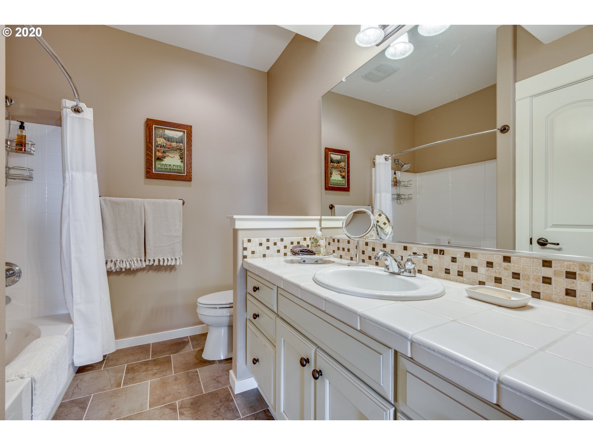 3630 Southwest Baird Street, Unit 2 Portland, OR 97219 - Photo 19 of 32 Gallery Image 19