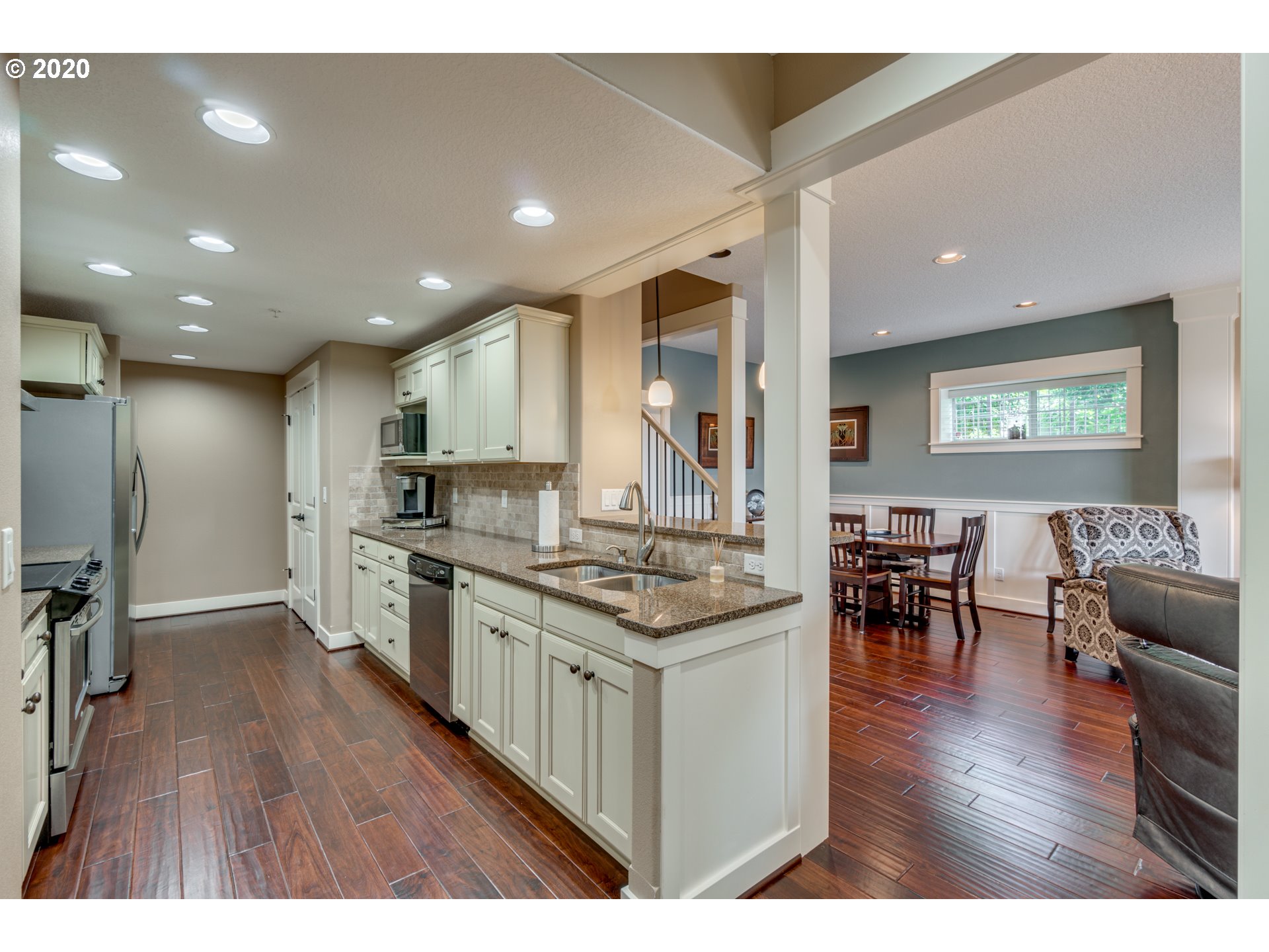 3630 Southwest Baird Street, Unit 2 Portland, OR 97219 - Photo 20 of 32 Gallery Image 20