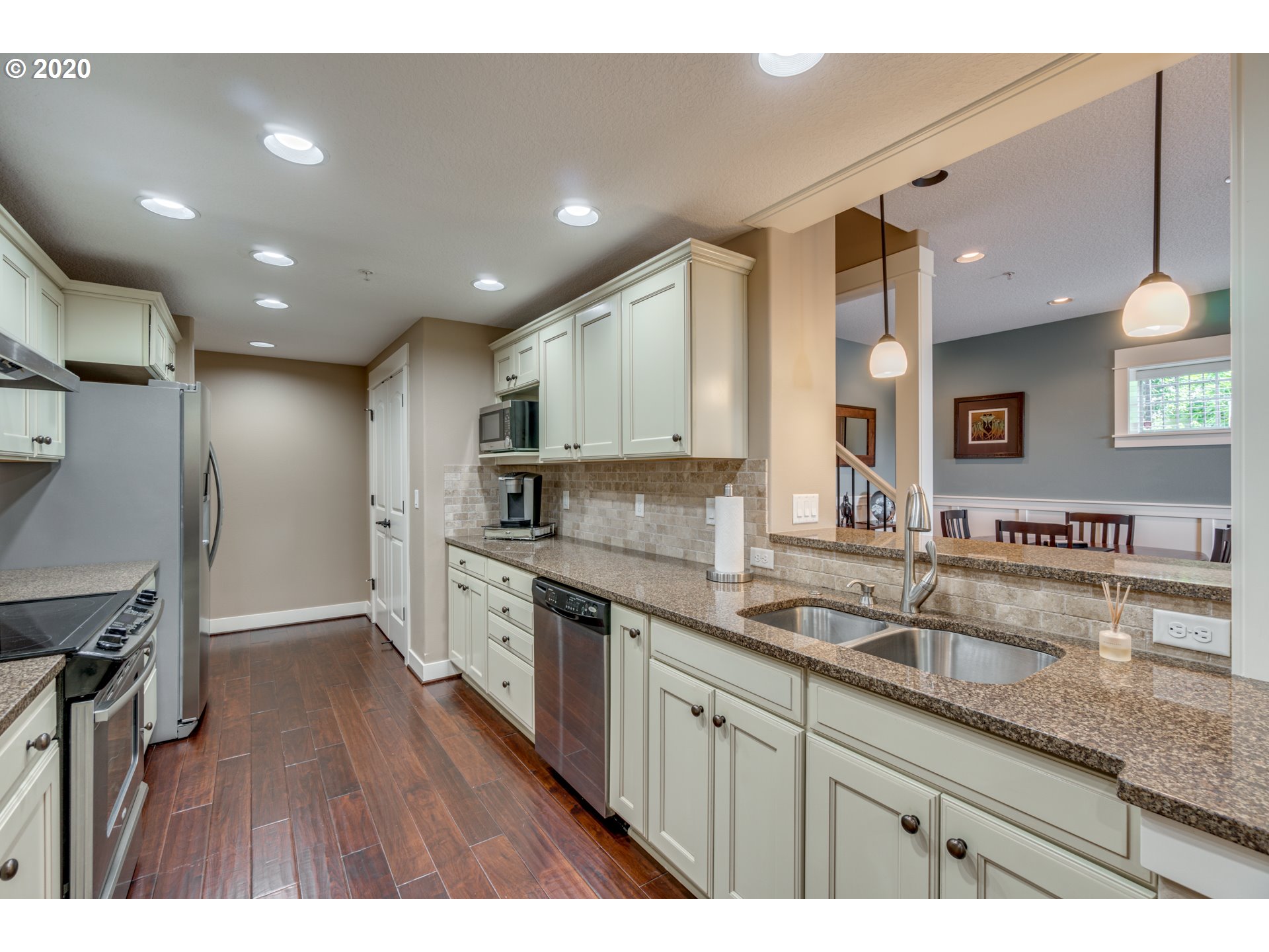 3630 Southwest Baird Street, Unit 2 Portland, OR 97219 - Photo 21 of 32 Gallery Image 21