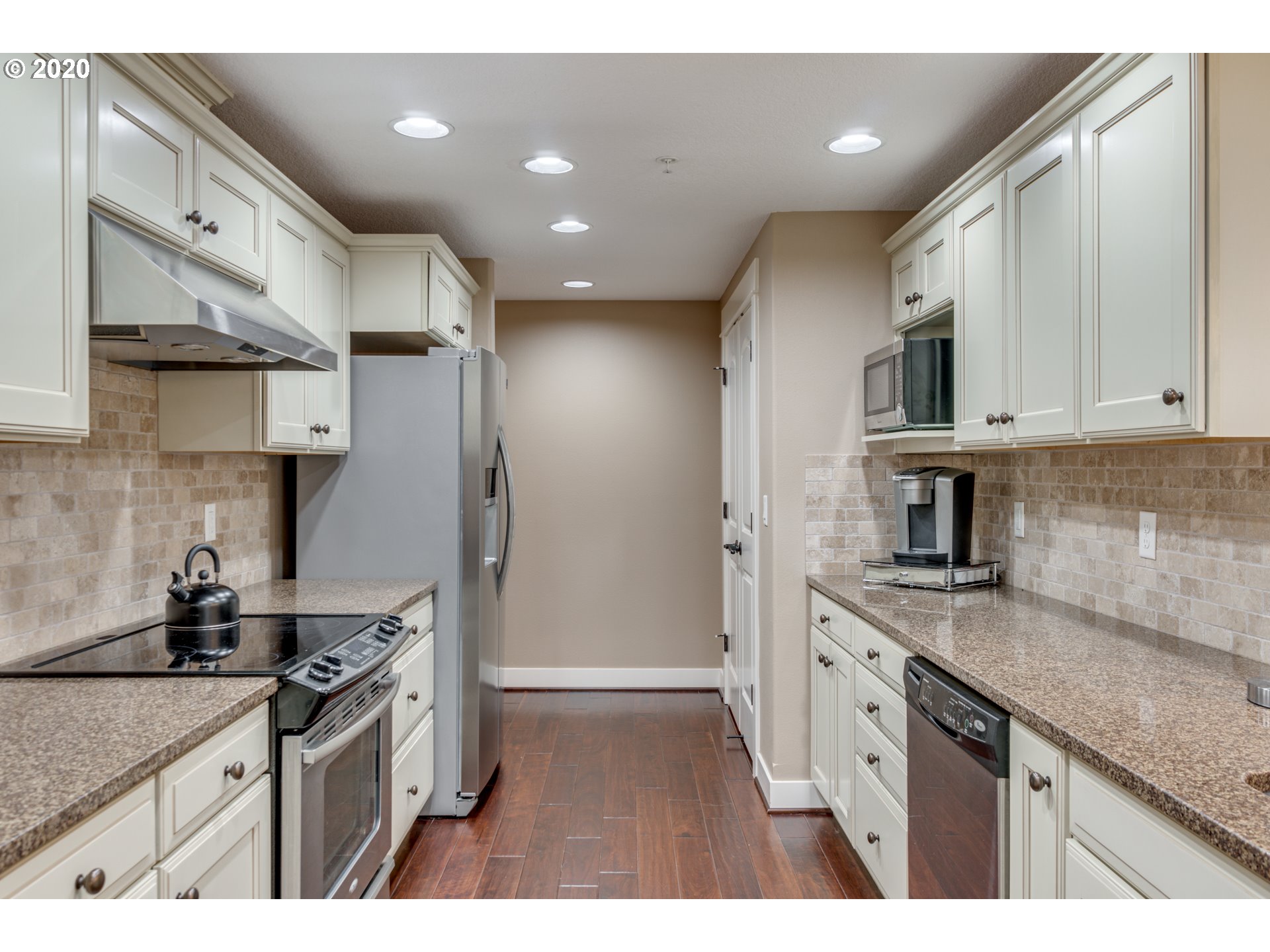 3630 Southwest Baird Street, Unit 2 Portland, OR 97219 - Photo 22 of 32 Gallery Image 22