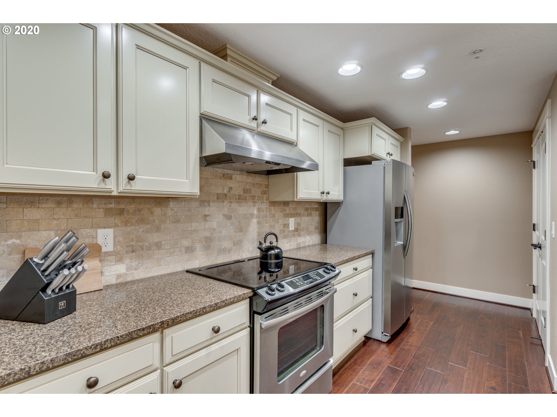 3630 Southwest Baird Street, Unit 2 Portland, OR 97219 - Photo 23 of 32 Gallery Image 23