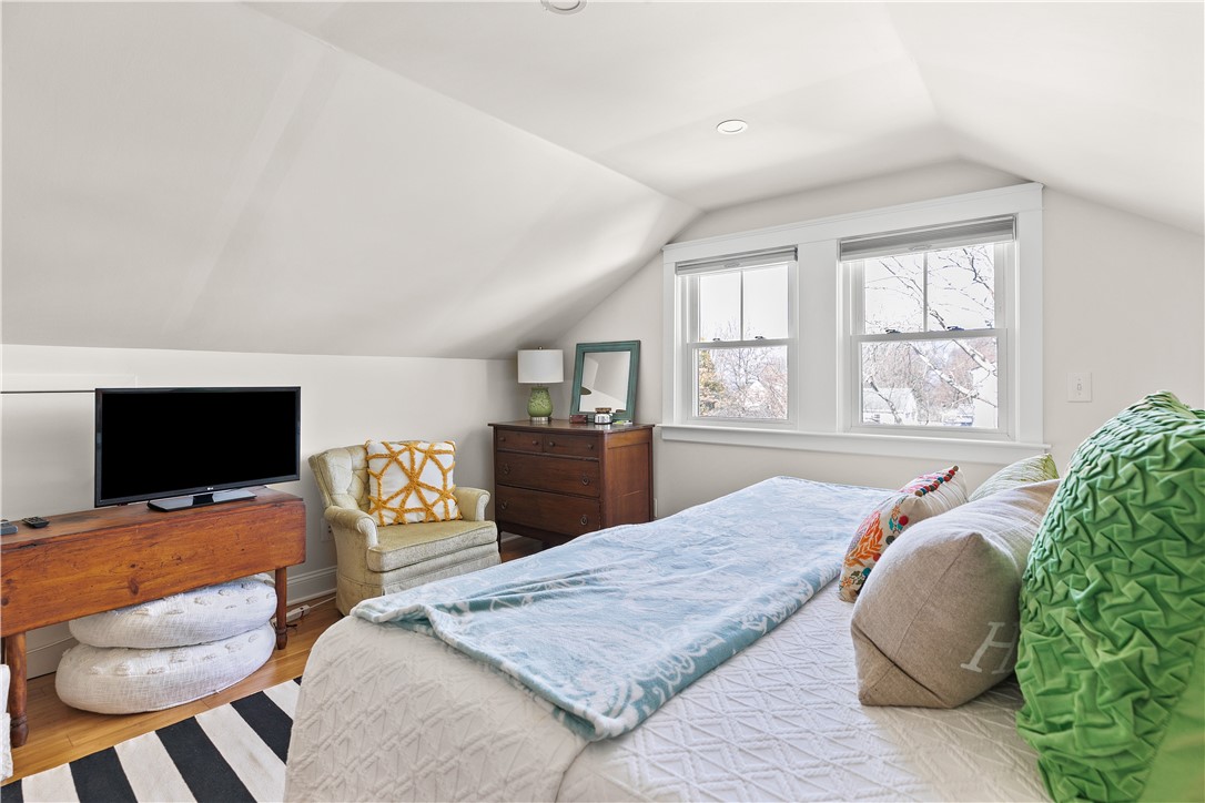 123 Beacon Street Middletown, RI 02842 - Photo 16 of 25