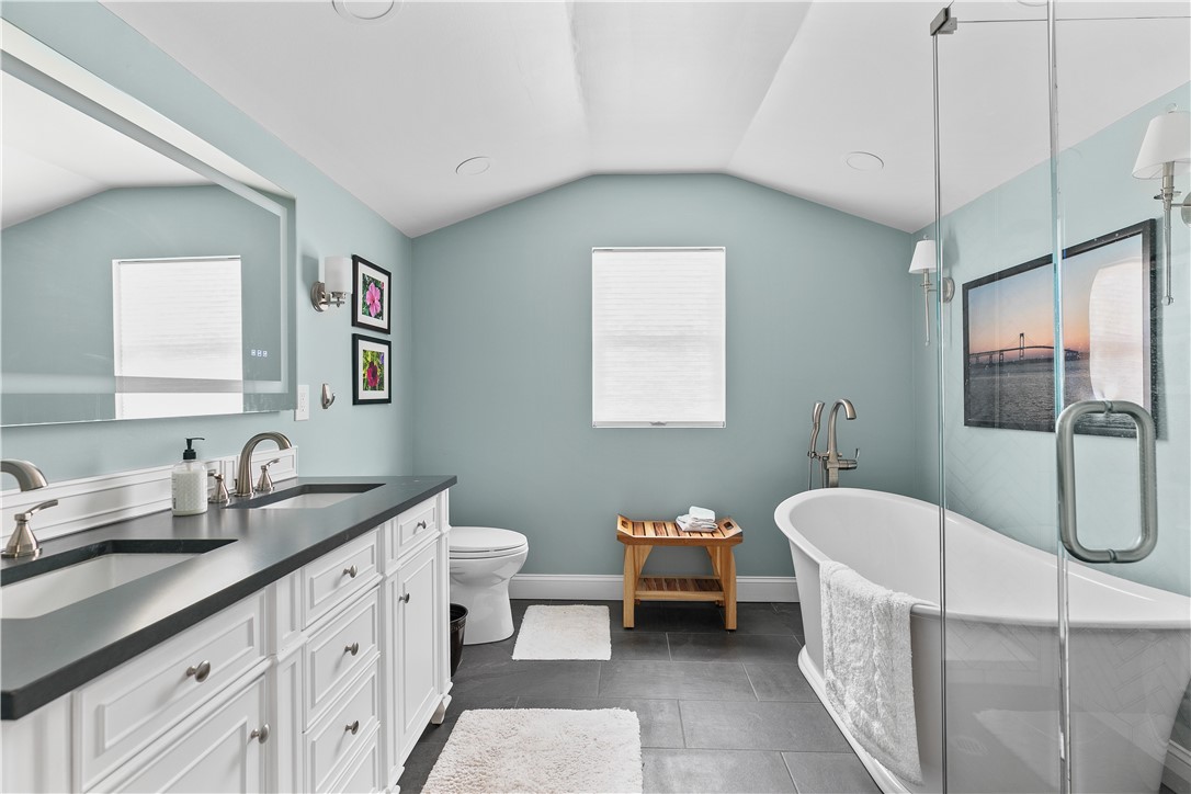 123 Beacon Street Middletown, RI 02842 - Photo 18 of 25