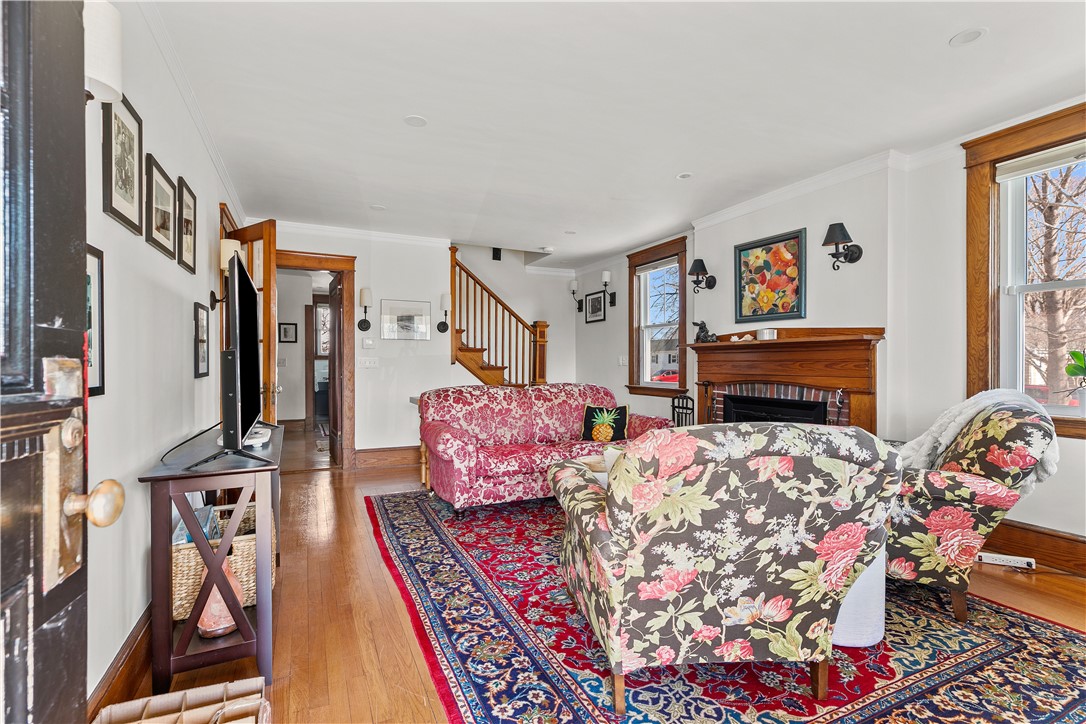 123 Beacon Street Middletown, RI 02842 - Photo 2 of 25