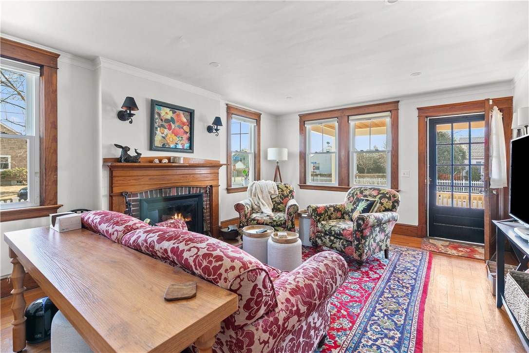 123 Beacon Street Middletown, RI 02842 - Photo 6 of 25