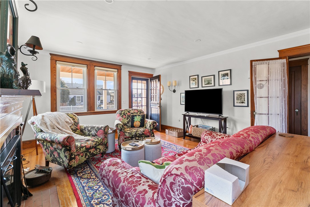 123 Beacon Street Middletown, RI 02842 - Photo 7 of 25