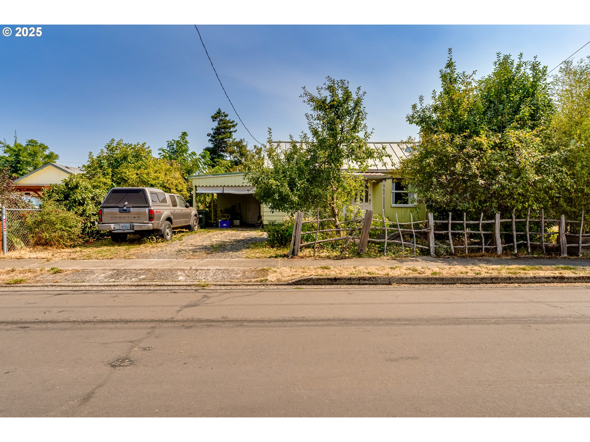 353 19th Street Springfield, OR 97477 - Photo 1 of 34