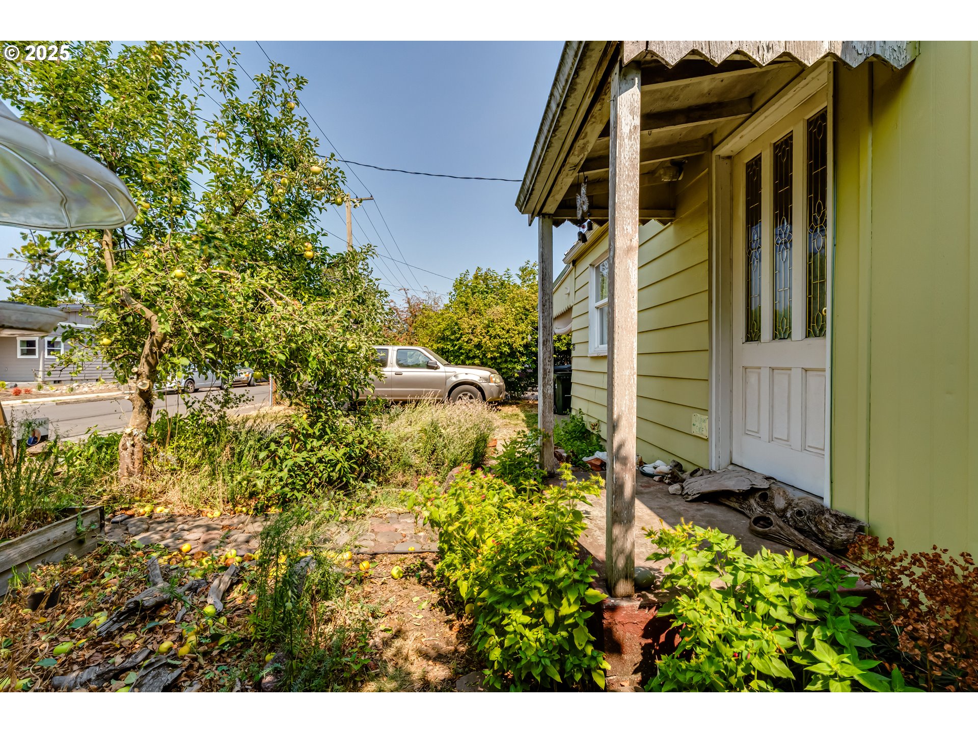 353 19th Street Springfield, OR 97477 - Photo 3 of 34