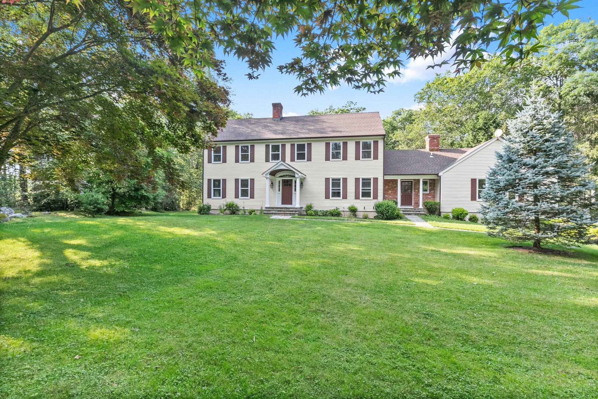 90 Evergreen Road New Canaan, CT 06840 - Photo 1 of 39 FRONT
