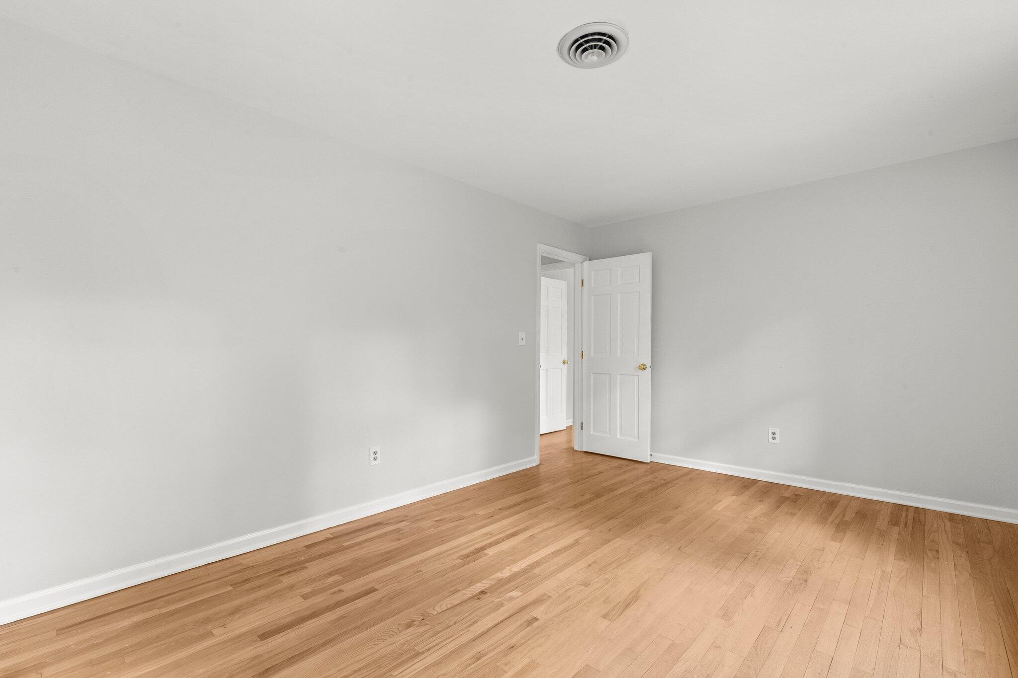 90 Evergreen Road New Canaan, CT 06840 - Photo 23 of 39 33-web-or-mls-90-evergreen-rd