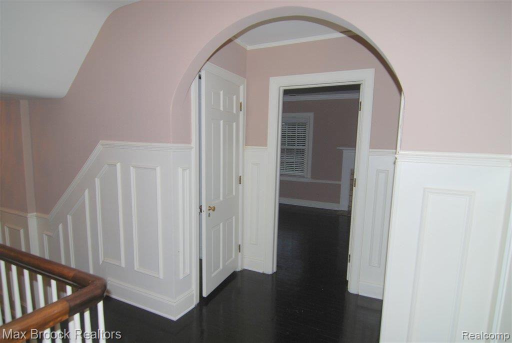 2048 West Maple Road Bloomfield Hills, MI 48301 - Photo 11 of 19 second level .JPG