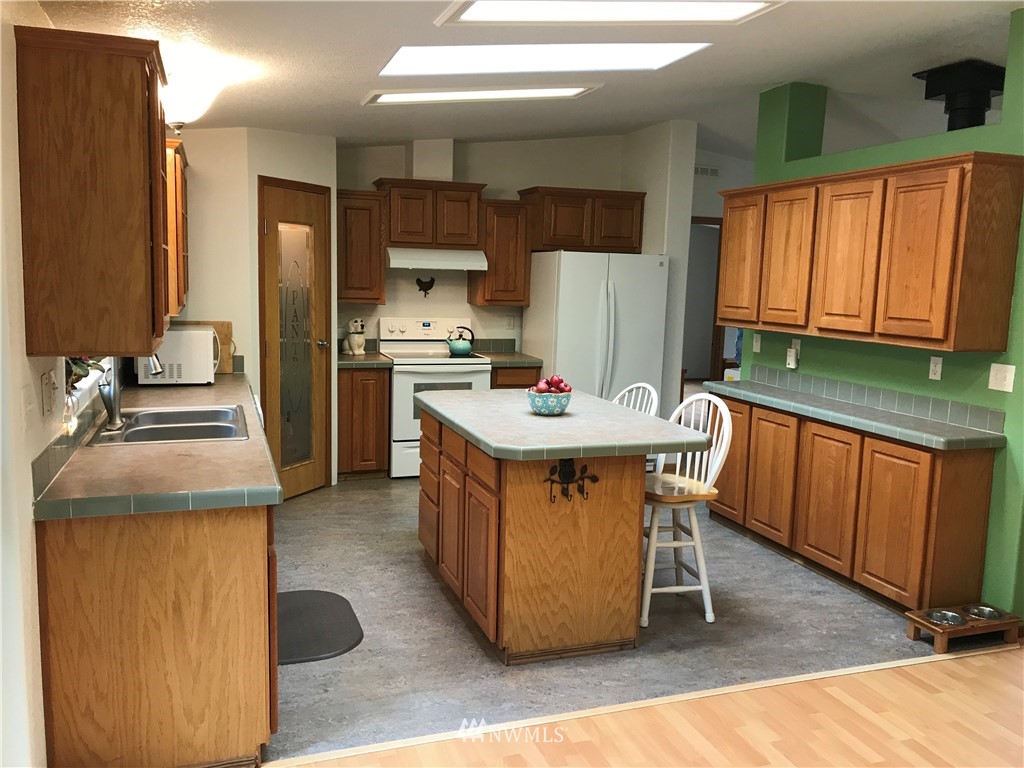 326 Barnes Road Sequim, WA 98382 - Photo 8 of 25