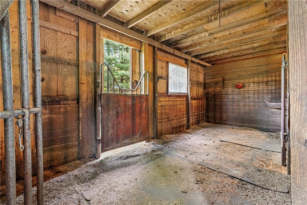 952 Bush Road New Alexandria, PA 15670 - Photo 35 of 50 Dedicated Foaling stall for horse foals and Mare.