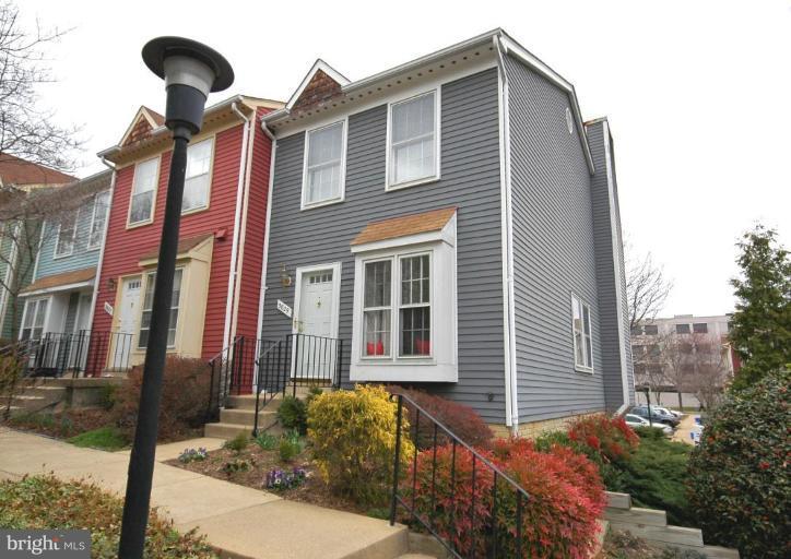 Beautiful and affordable 3-level Condo-townhouse