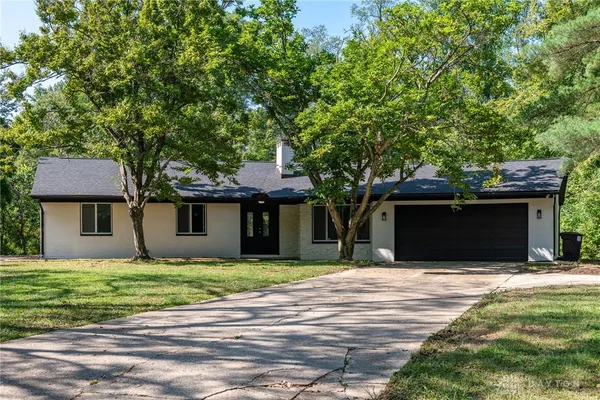 $399,900 | 2511 Spahr Road, Xenia, OH 45385