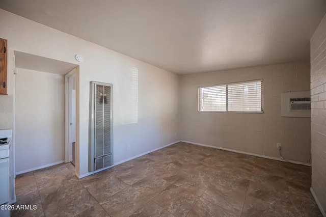 $795 | 903 South Kenwood Circle, Unit 1, Tempe, AZ 85281