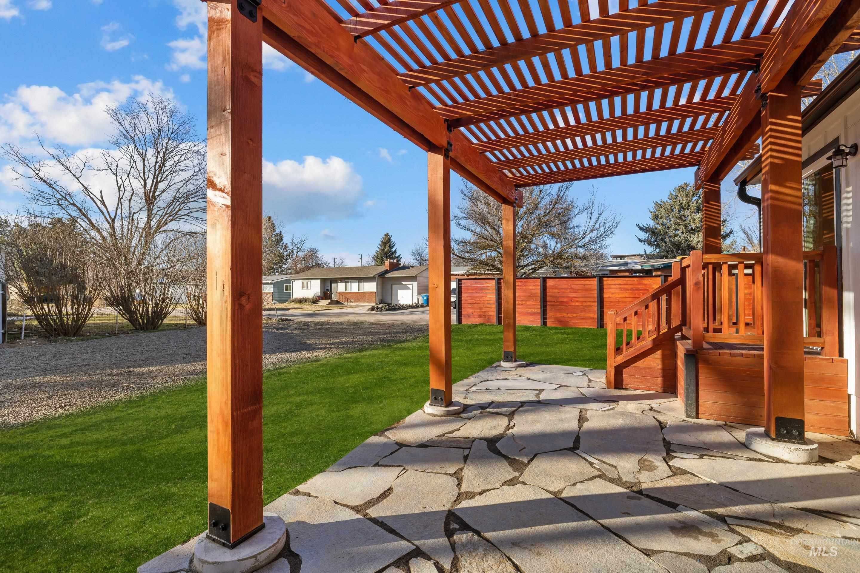 621 North Roosevelt Street Boise, ID 83706 - Photo 24 of 32 View of patio / terrace