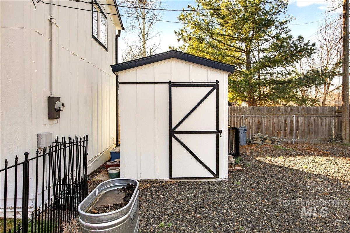 621 North Roosevelt Street Boise, ID 83706 - Photo 27 of 32 View of shed featuring a fenced backyard