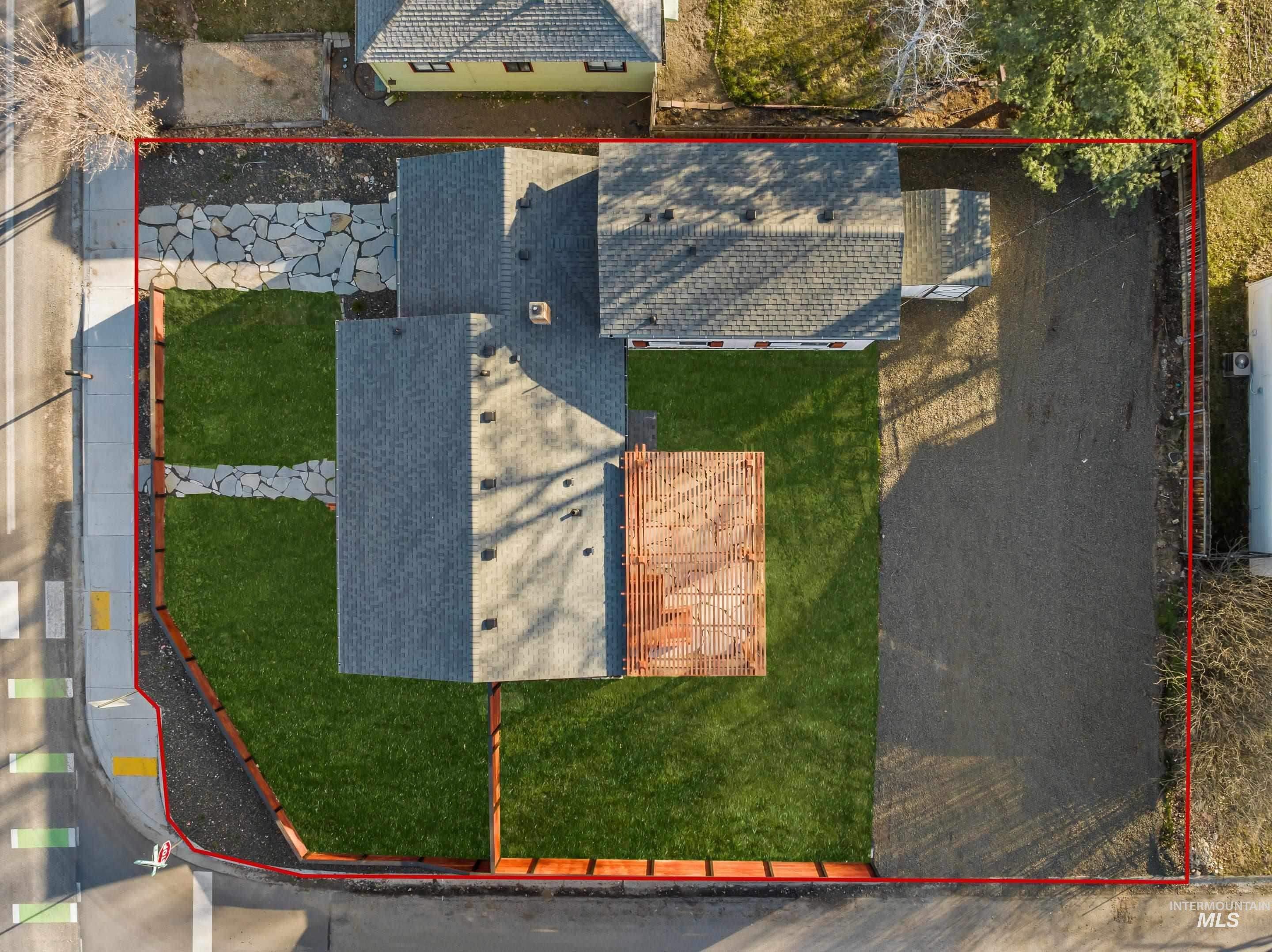 621 North Roosevelt Street Boise, ID 83706 - Photo 28 of 32 View of subject property featuring property boundaries highlighted