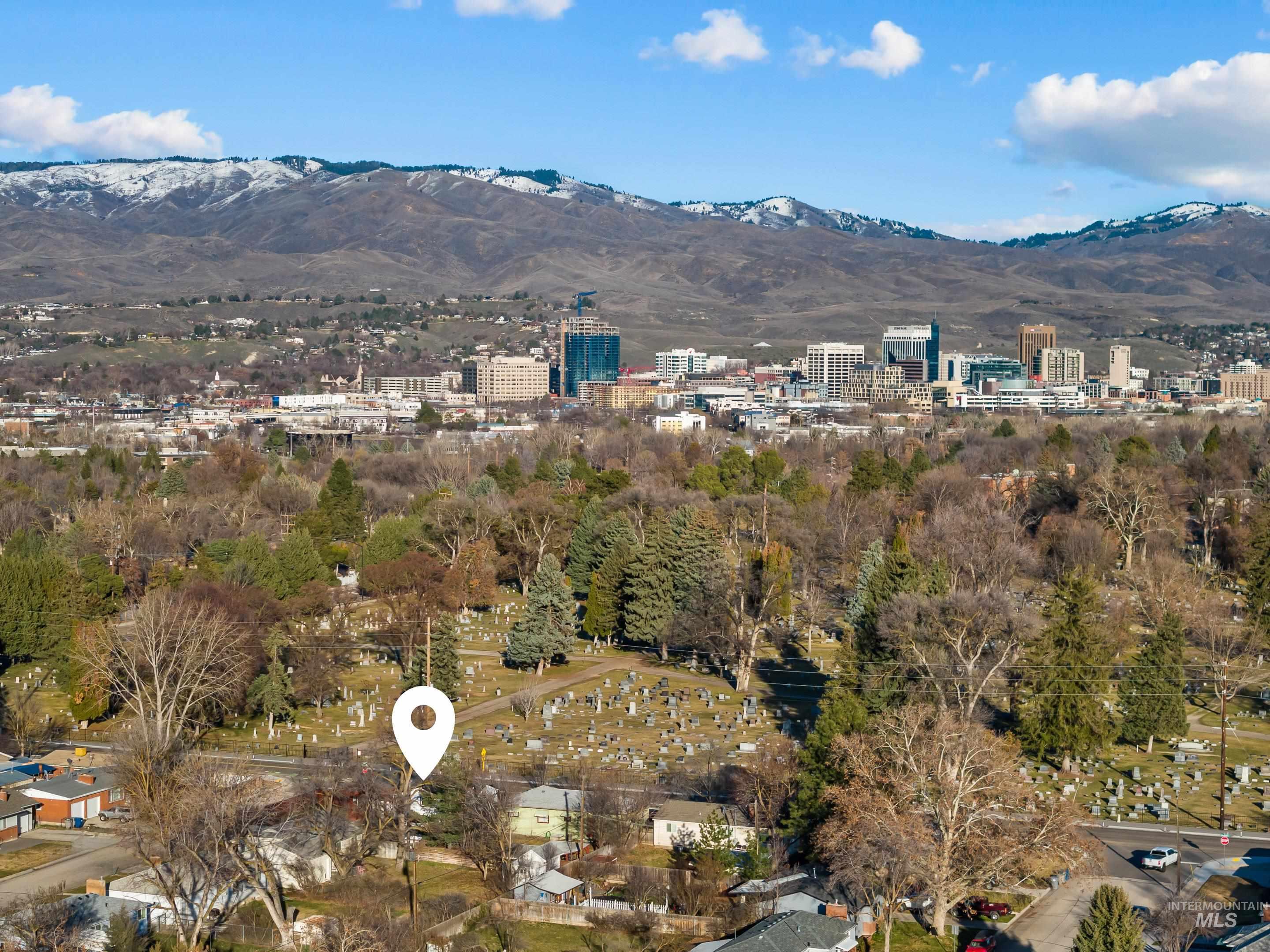 621 North Roosevelt Street Boise, ID 83706 - Photo 31 of 32 Mountain view featuring nearby urban area