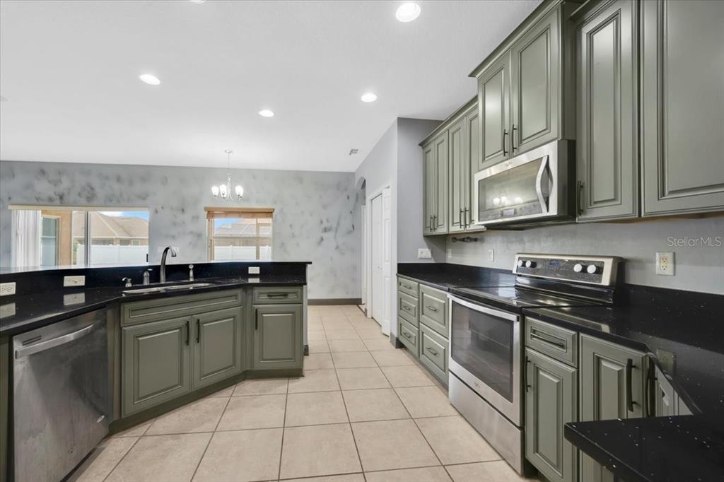 2850 Sheldon Street Lakeland, FL 33813 - Photo 3 of 45