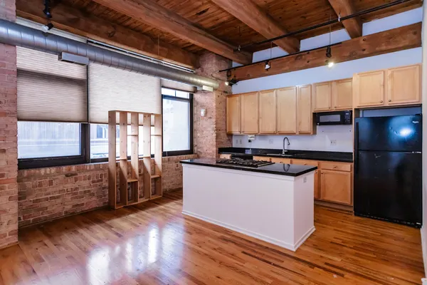 $369,900 | 625 West Jackson Boulevard, Unit 212, Chicago, IL 60661