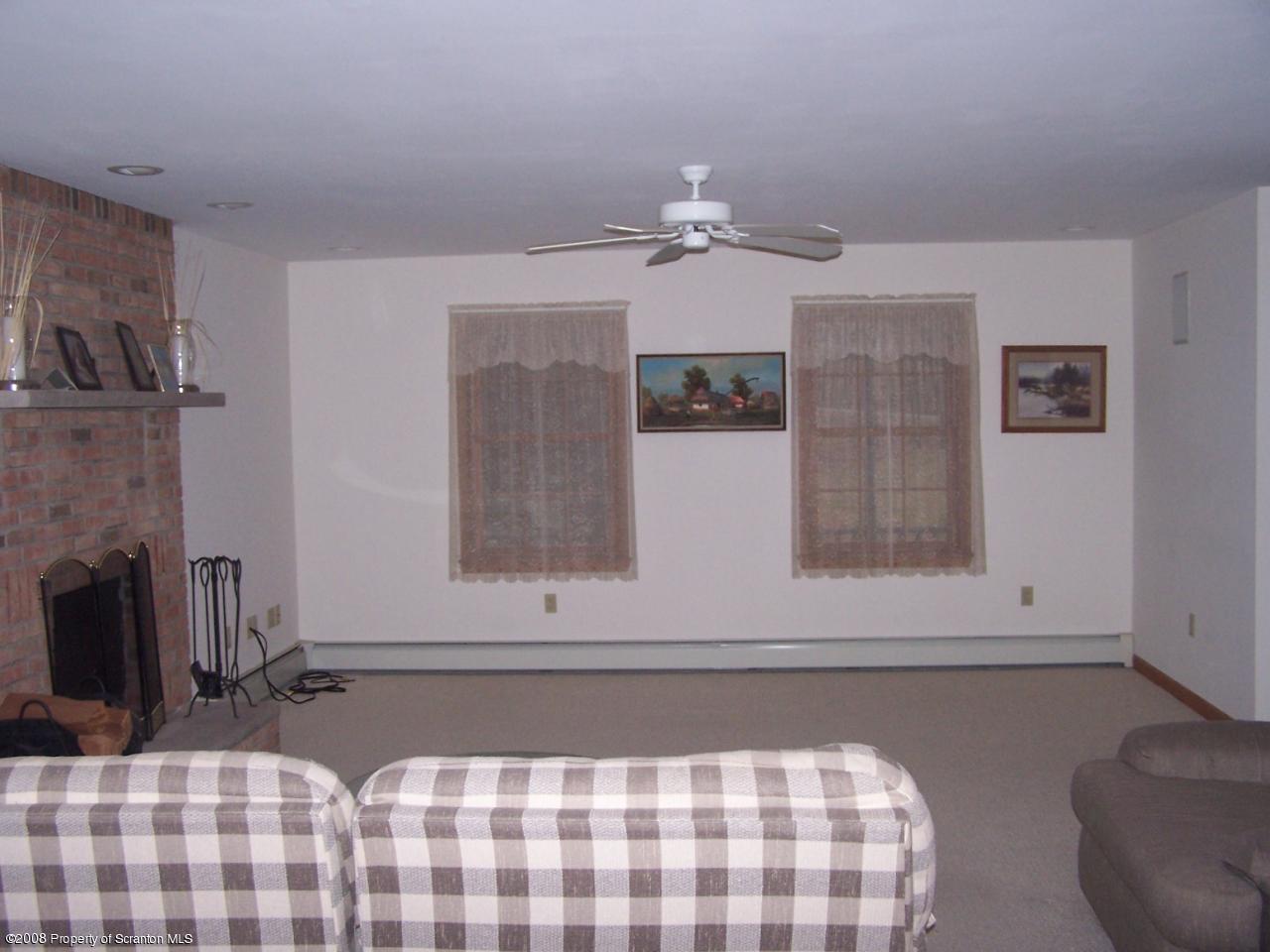 132 Edgefield Road Lake Ariel, PA 18436 - Photo 3 of 4 Gallery Image 3