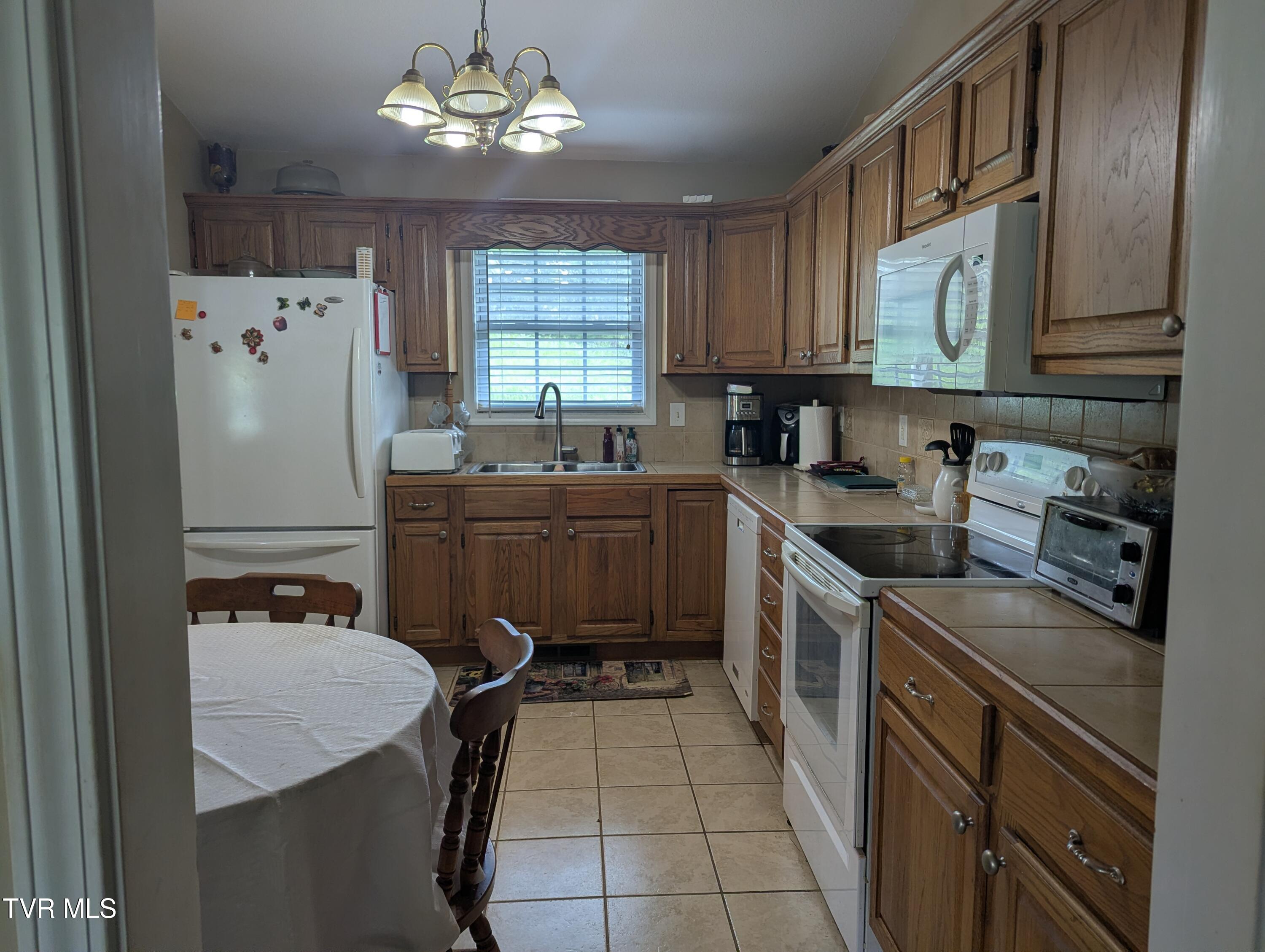 7991 Warrensburg Road Mosheim, TN 37818 - Photo 26 of 63 PXL_20260811_190825385.MP