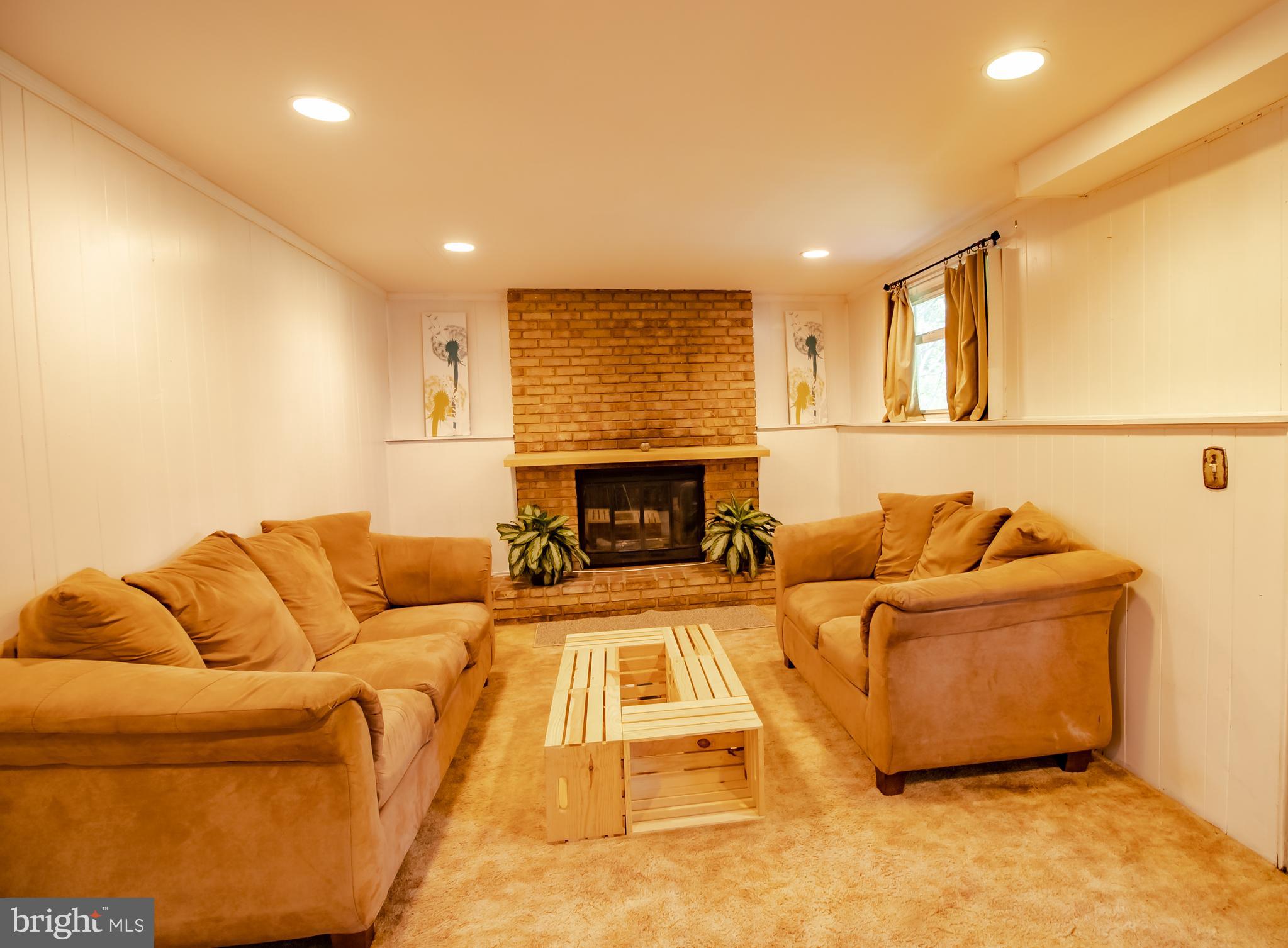 4053 Carthage Road Randallstown, MD 21133 - Photo 21 of 30 Family Room