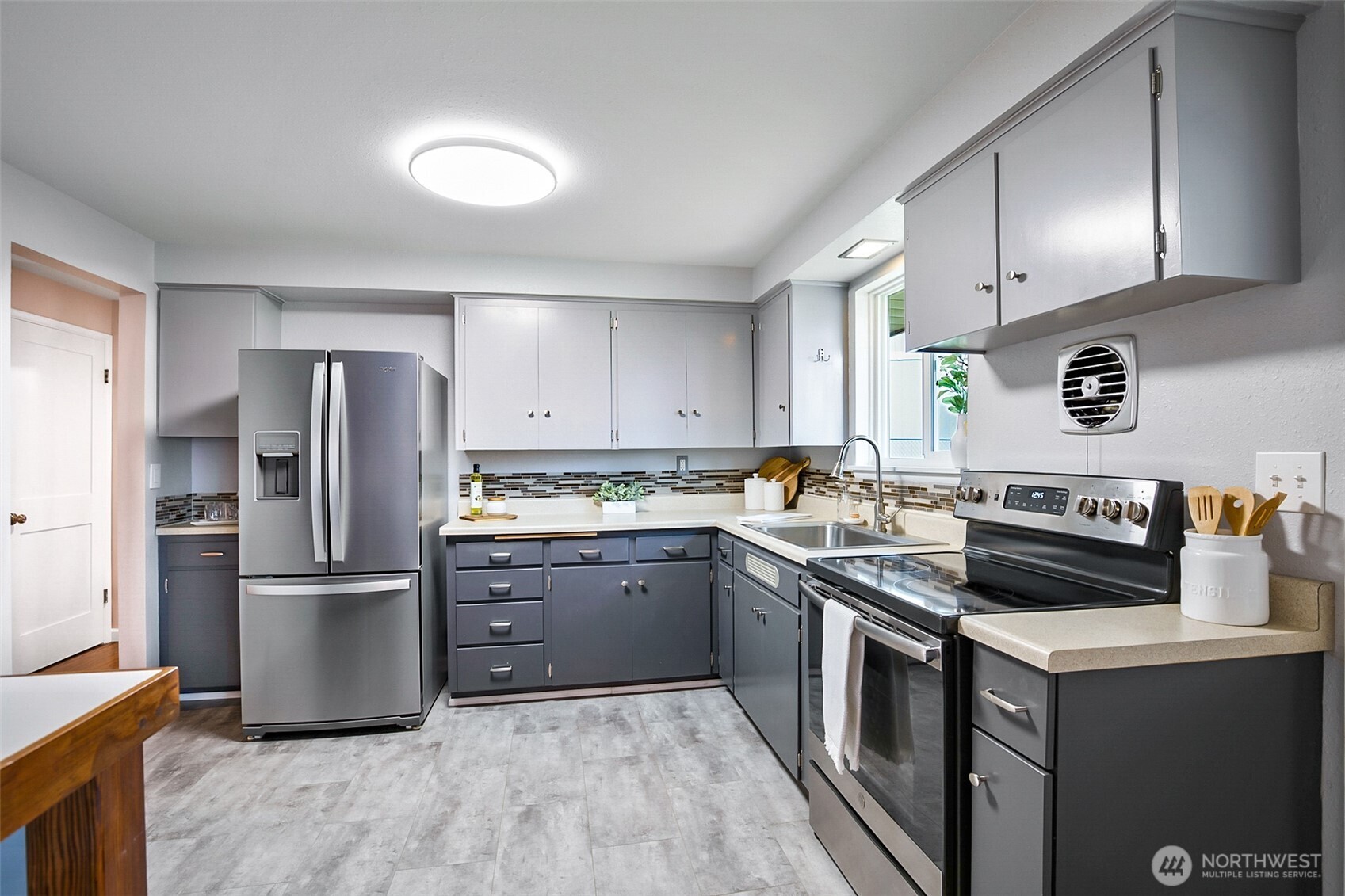 1331 Madison Street Everett, WA 98203 - Photo 21 of 40