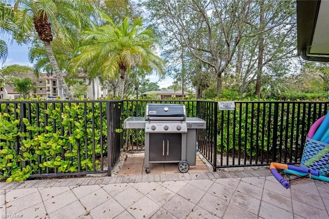 $225,000 | 415 Augusta Boulevard, Unit 311, Naples, FL 34113