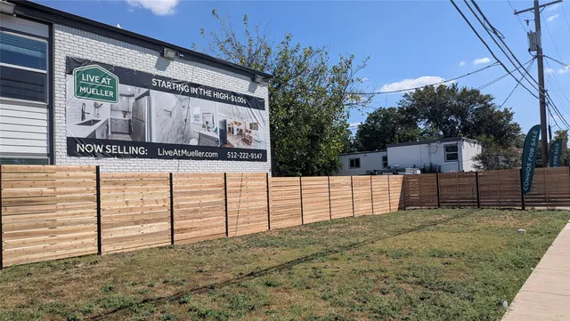 $181,000 | 1200 East 52nd Street, Unit 204, Austin, TX 78723