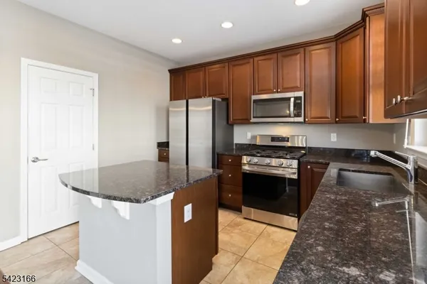 $6,000 | 7 Maple Avenue, Unit 6, Morristown, NJ 07960