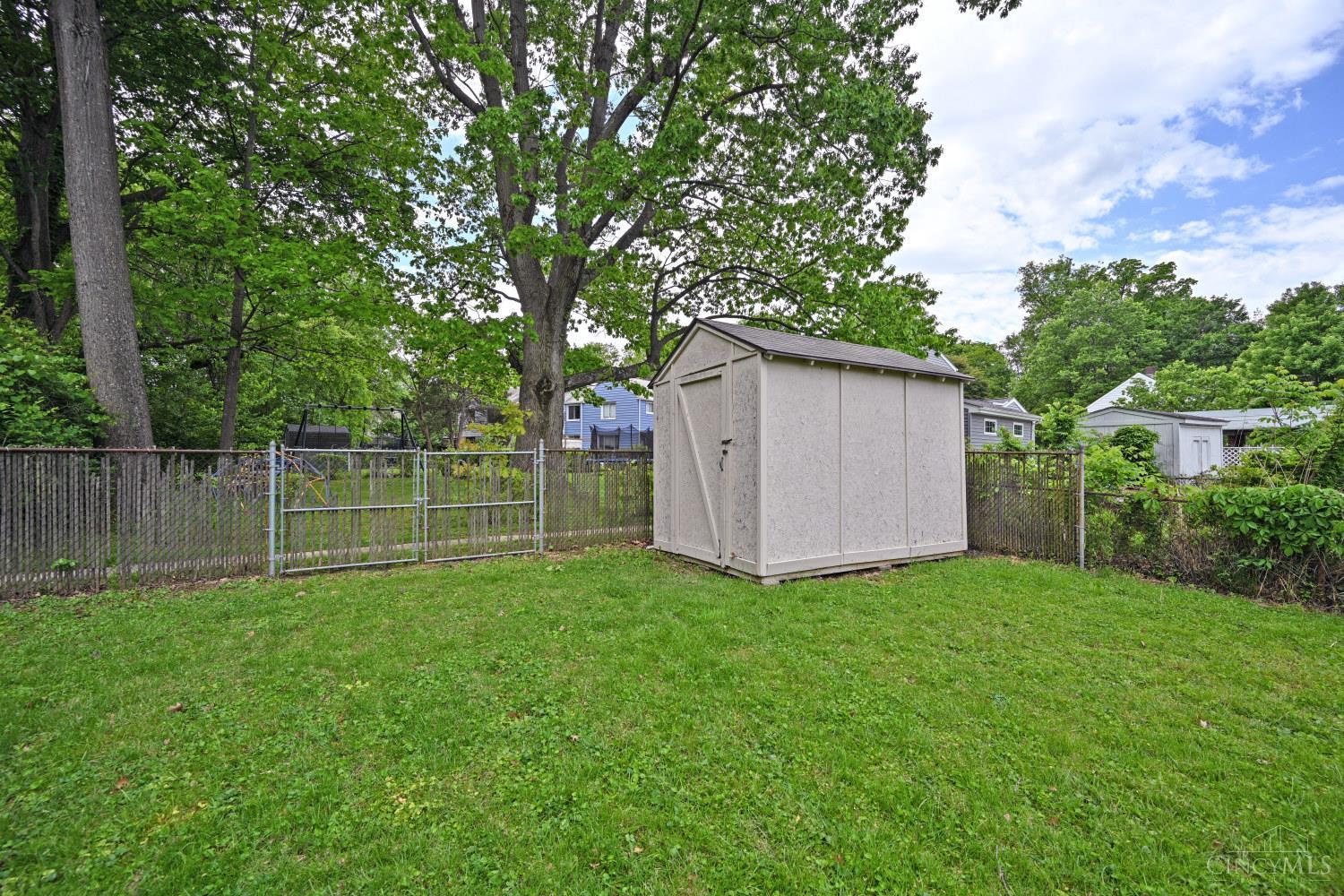 27 Andover Road Greenhills, OH 45218 - Photo 31 of 35 Gallery Image 31