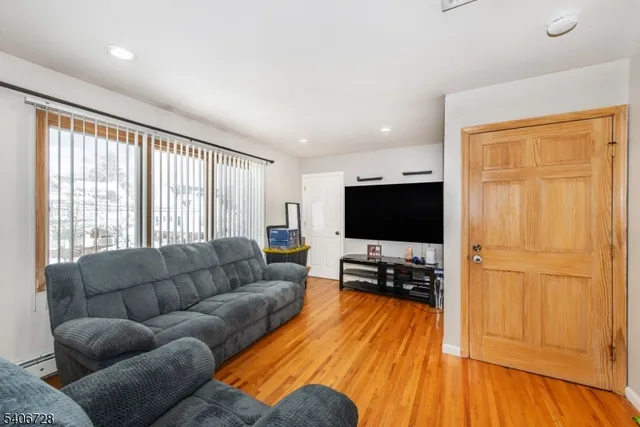 $3,000 | 401 Rutherford Boulevard, Clifton, NJ 07014