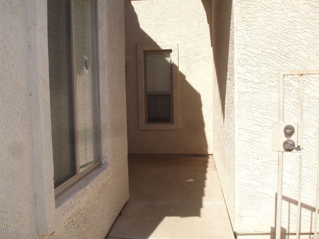 619 West Colt Road Chandler, AZ 85225 - Photo 4 of 19 Front Entry