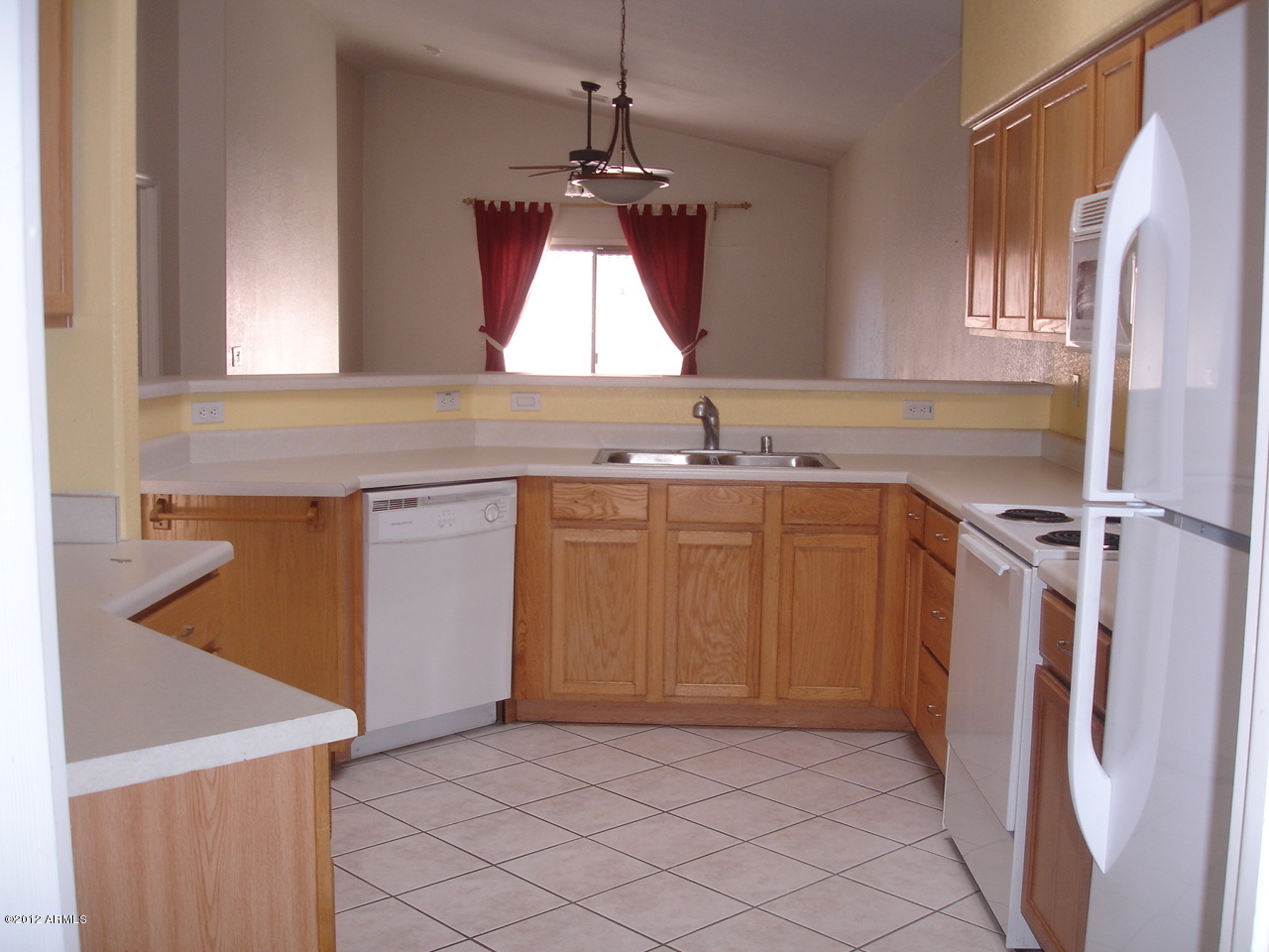 619 West Colt Road Chandler, AZ 85225 - Photo 5 of 19 Kitchen1